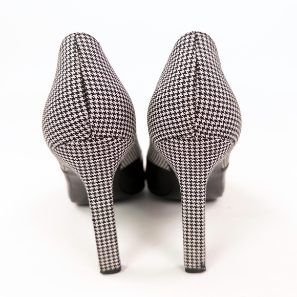 Vintage Charles Jourdan Houndstooth Pumps - Picture 5 of 8
